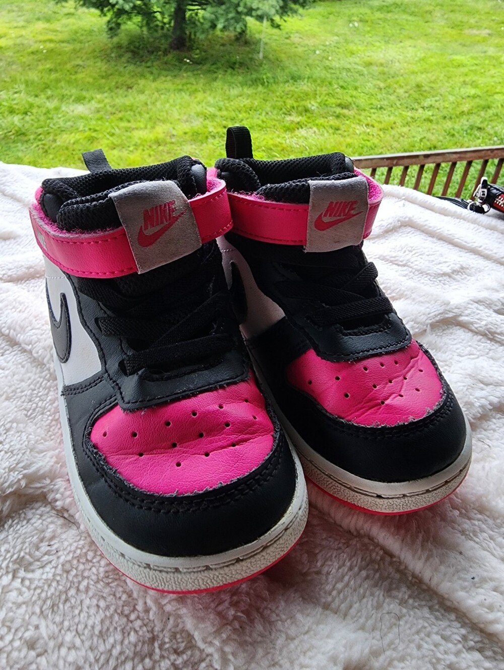 Nike Childrens 8C Court Borough Mid 2 PSV Fierce Pink Black Youth Size